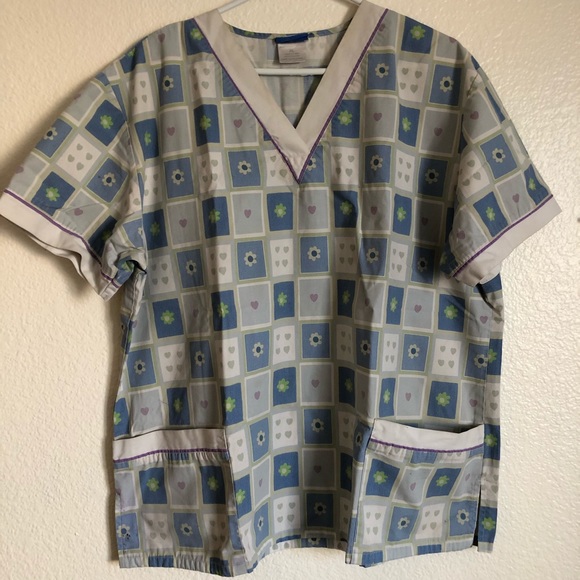 Scrub top pattern - Picture 1 of 3